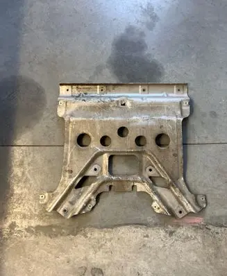 BMW 6 F12 F13 Engine splash shield/under tray 7197500