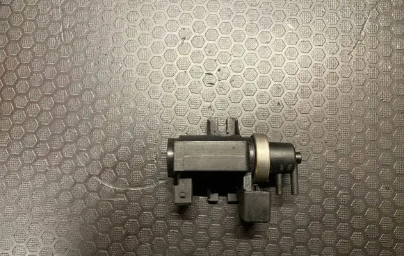 BMW X5 E53 Turbo solenoid valve 72279600 2247906 03T174