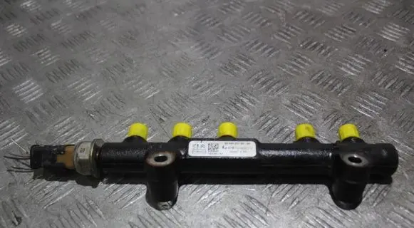 Ford Focus Fuel main line pipe 9804776780