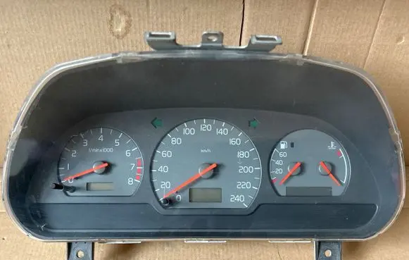 Volvo S40, V40 Speedometer (instrument cluster) 30862000 30864002