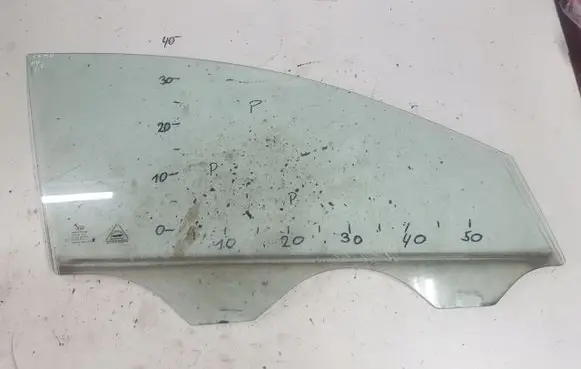 KIA Ceed Front door window glass four-door