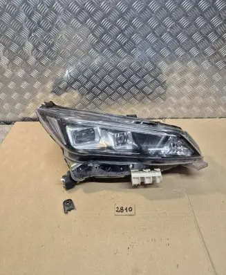 Nissan Leaf II (ZE1) Headlight/headlamp 260105SH5A
