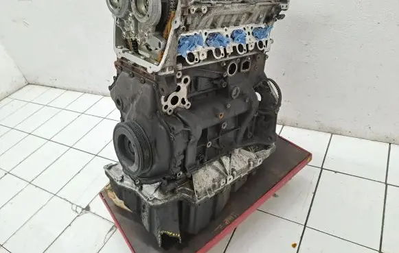 Audi Q5 SQ5 Engine DRY DRYA 06Q103023A