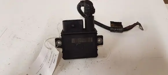 BMW 5 E60 E61 Glow plug pre-heat relay 779800007