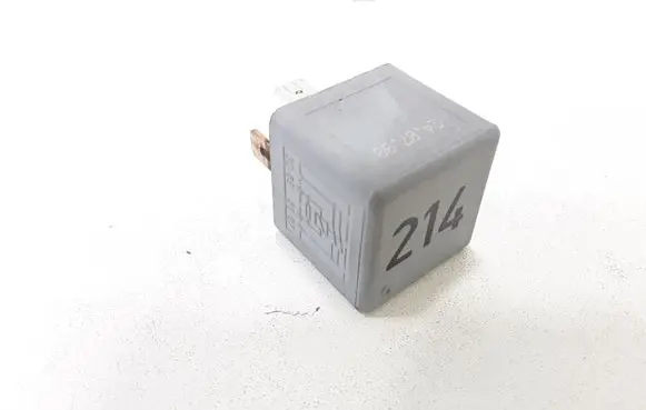 Volkswagen PASSAT B5 Other relay 443951253K 899512000