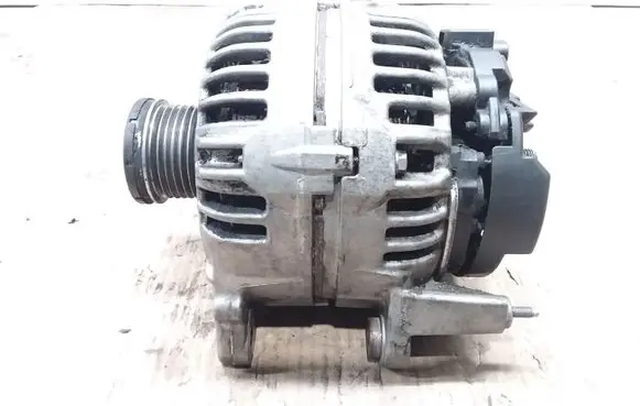 Seat Ibiza IV (6J,6P) Generator/alternator 03C903023A