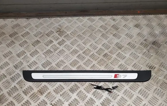 Audi A7 S7 4G Front sill trim cover 4G8947405D