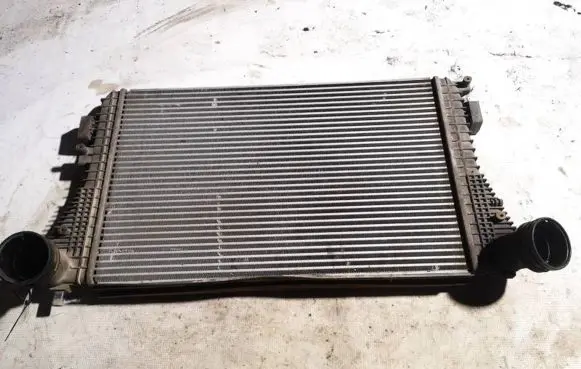 Skoda Octavia Mk2 (1Z) Intercooler radiator 1k0145927