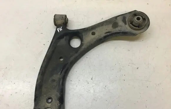 KIA Sportage Front lower control arm/wishbone
