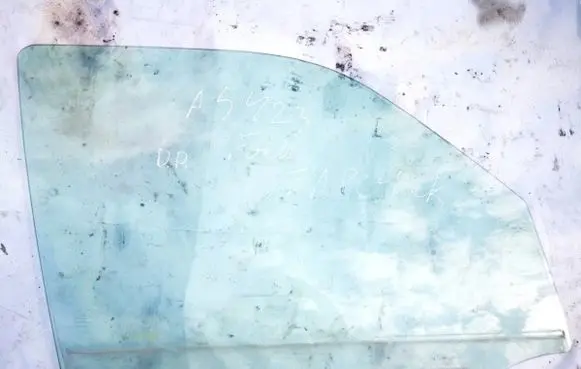 Ford Explorer Front door window glass four-door