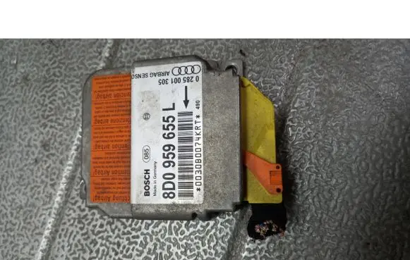 Audi A4 S4 B5 8D Airbag deployment crash/impact sensor