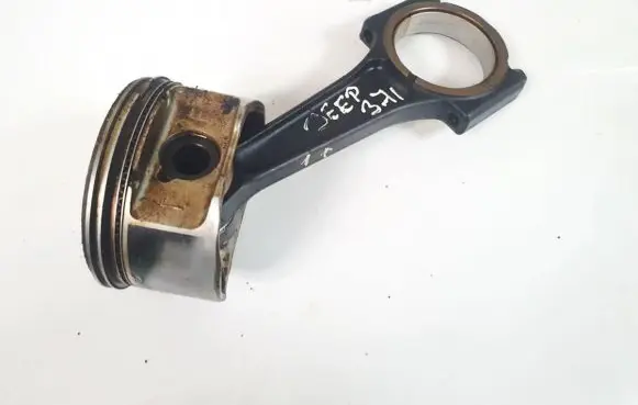 Jeep Cherokee Piston with connecting rod