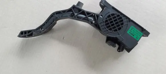 Seat Ibiza IV (6J,6P) Accelerator throttle pedal 6Q2721503E