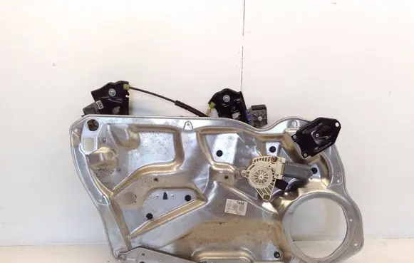 Mercedes-Benz CLS C218 X218 Front door window regulator with motor A2128201102 A2185401405 A2047602134