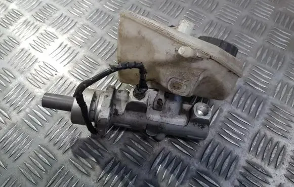 Peugeot 406 Master brake cylinder