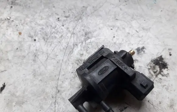 Ford Focus Vacuum valve 93BB9H465BA