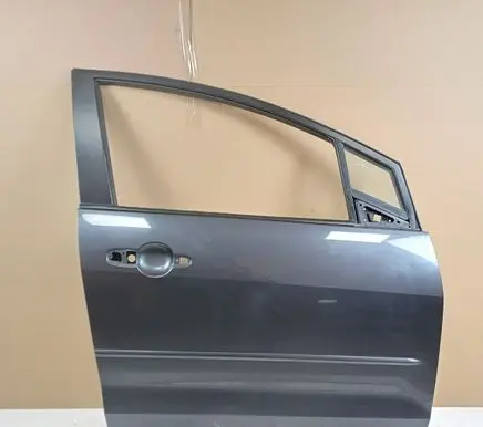 Mazda 5 Front door