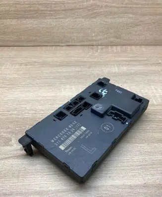 Mercedes-Benz E W211 Door control unit/module 2118707326 00401599