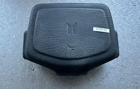 Isuzu Trooper Steering wheel trim 