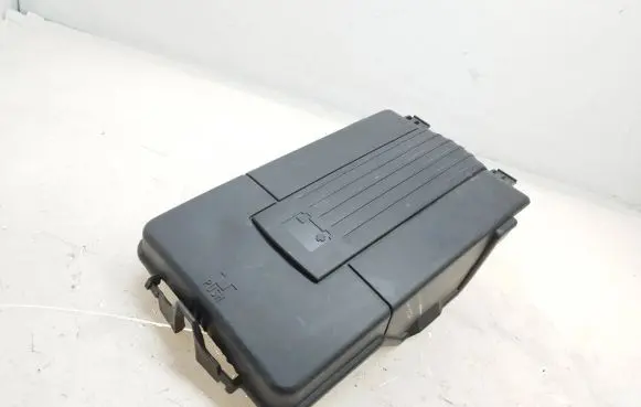 Skoda Superb B6 (3T) Battery box tray cover/lid 1K0915443C
