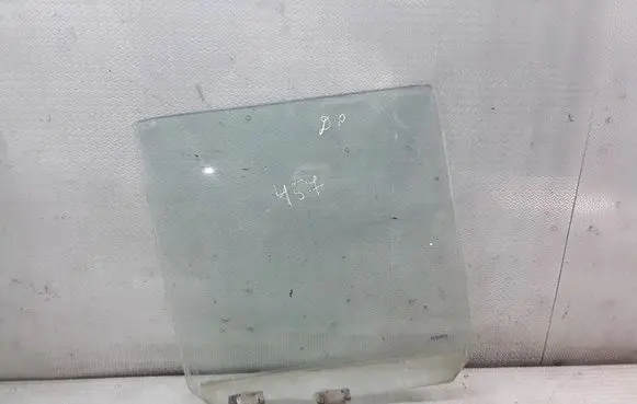 Honda CR-V Rear door window glass