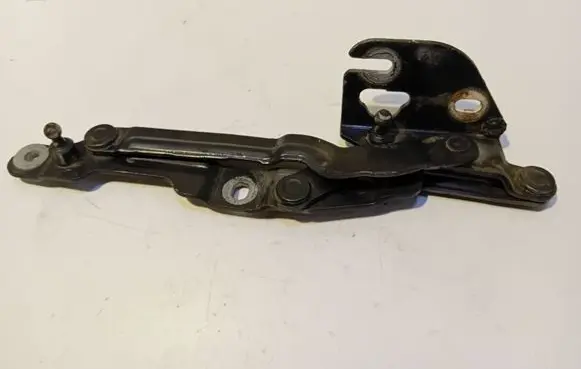 Audi A4 S4 B5 8D Tailgate/trunk/boot hinge 8D5827301C