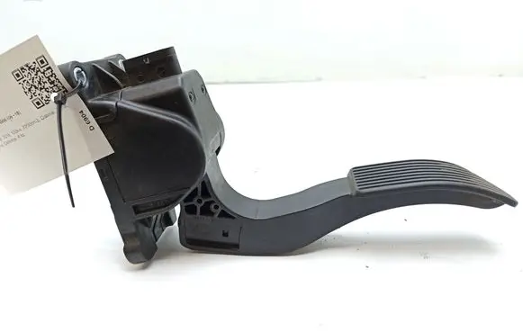 Mercedes-Benz Sprinter W906 Accelerator throttle pedal A9063000304