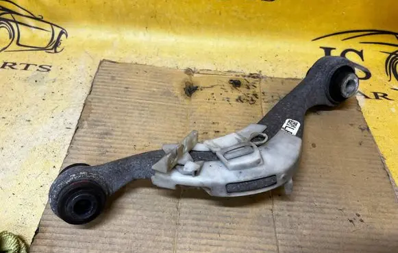BMW 5 G30 G31 G38 Rear control arm 6870536