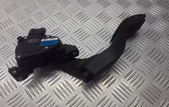 Audi A6 S6 C5 4B Accelerator throttle pedal 8D1723523N