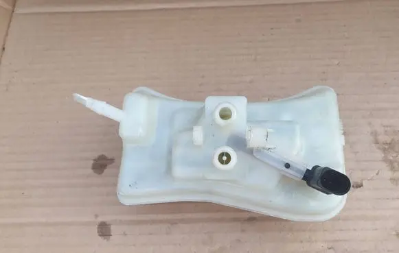 Audi A6 S6 C5 4B Master brake cylinder 8E0611301
