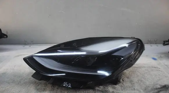 Tesla Model 3 Headlight/headlamp CJW21226100193 151495200C 01531951