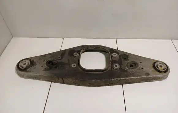 Mercedes-Benz E W211 Rear differential/diff mount bracket A2303521806