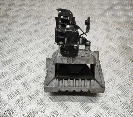 Volkswagen PASSAT CC Engine mount bracket 1K0131552N 1K0199262CR
