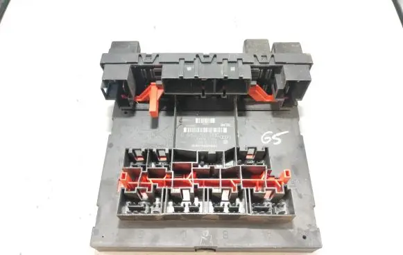 Volkswagen Touran I Comfort/convenience module 3C0937049D 28022871 H37S1002