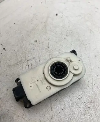 BMW X5 G05 Radiator active air flap actuator 9464870