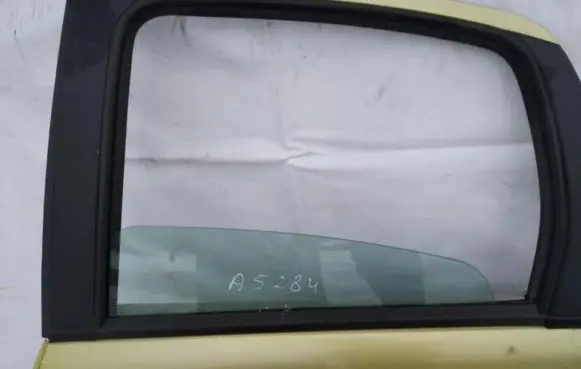 Citroen C3 Rear door window glass