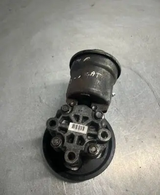 Toyota Corolla Verso AR10 Power steering pump 1j12