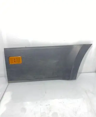 Rear fender molding trim