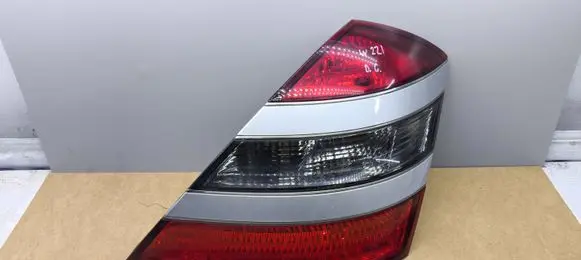 Mercedes-Benz S W221 Rear/tail lights A2218200264