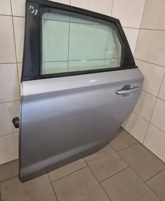 Hyundai i30 Rear door 