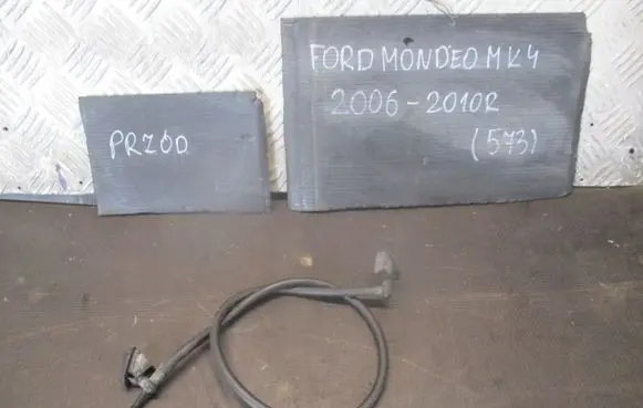 Ford Mondeo MK IV Windshield washer spray nozzle 