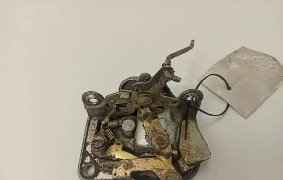 Mercedes-Benz COMPAKT W115 Front door lock