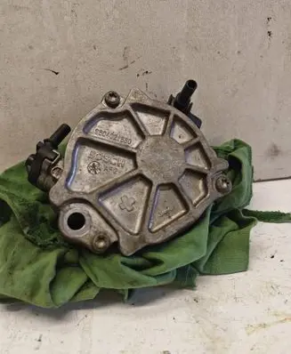 Peugeot 3008 II Vacuum pump 9804021880