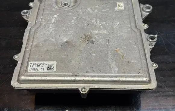 BMW 5 F10 F11 Engine control unit/module 8639582 0261S11545
