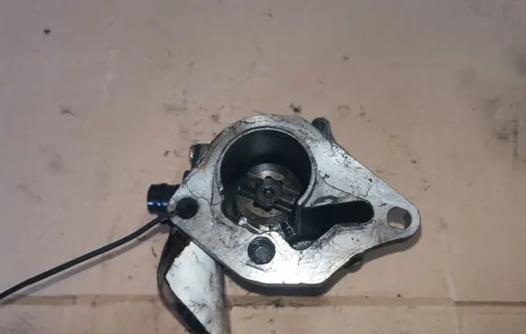 Mitsubishi Space Star Vacuum pump 8200072985