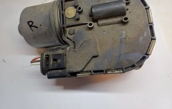 Seat Altea XL Front wiper linkage and motor 5P0955120A 0390241759 0505232