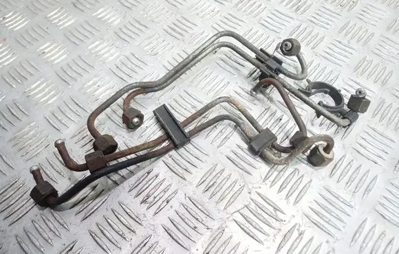 Fuel injector supply line/pipe