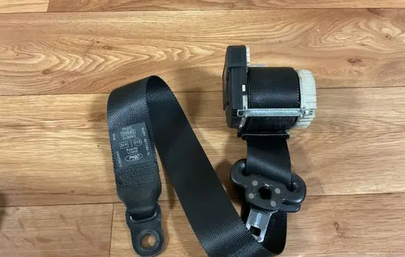 Ford Focus Front seatbelt 4M51A61294AL 4029818