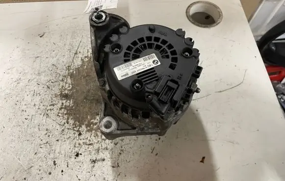 BMW 1 E81 E87 Generator/alternator 7802261 S24AN10 2543461D
