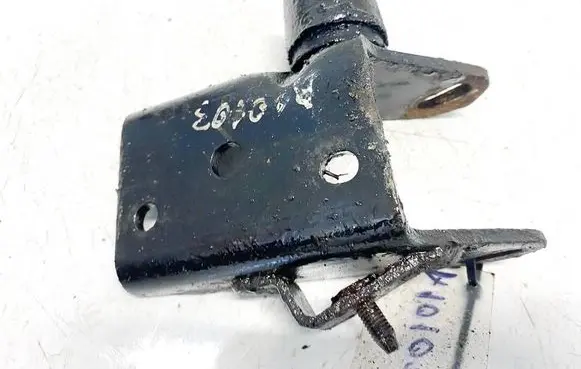 Toyota Avensis T250 Engine mounting bracket